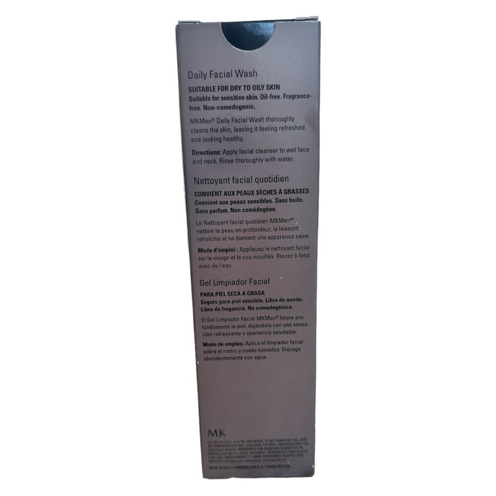 Mary Kay - Men’s Daily Face Wash - Picture 4 of 8